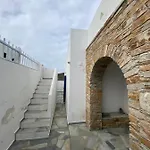 Hills Nyaraló *